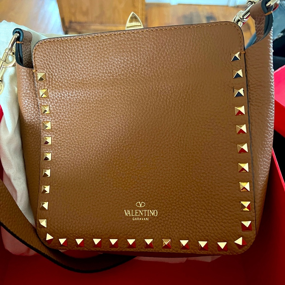 Valentino Rockstud bag great condition! Barely used!